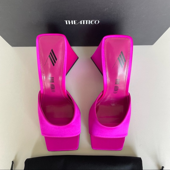 The Attico Devon Mule in Fuchsia - Picture 5 of 8